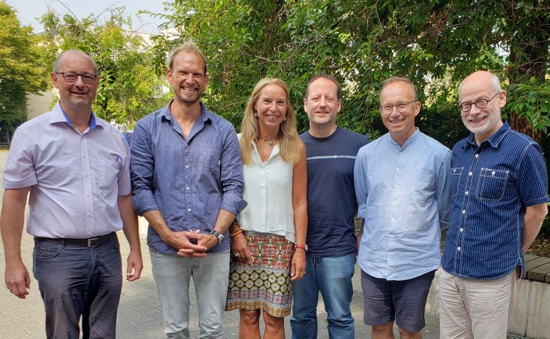 Das Oberstufenteam: Hr. Kalthoff, Hr. Weber, Fr. Müller-Huntemann, Hr. Servos, Hr. Foerster und Hr. Dr. Lauten (v.l.n.r.)