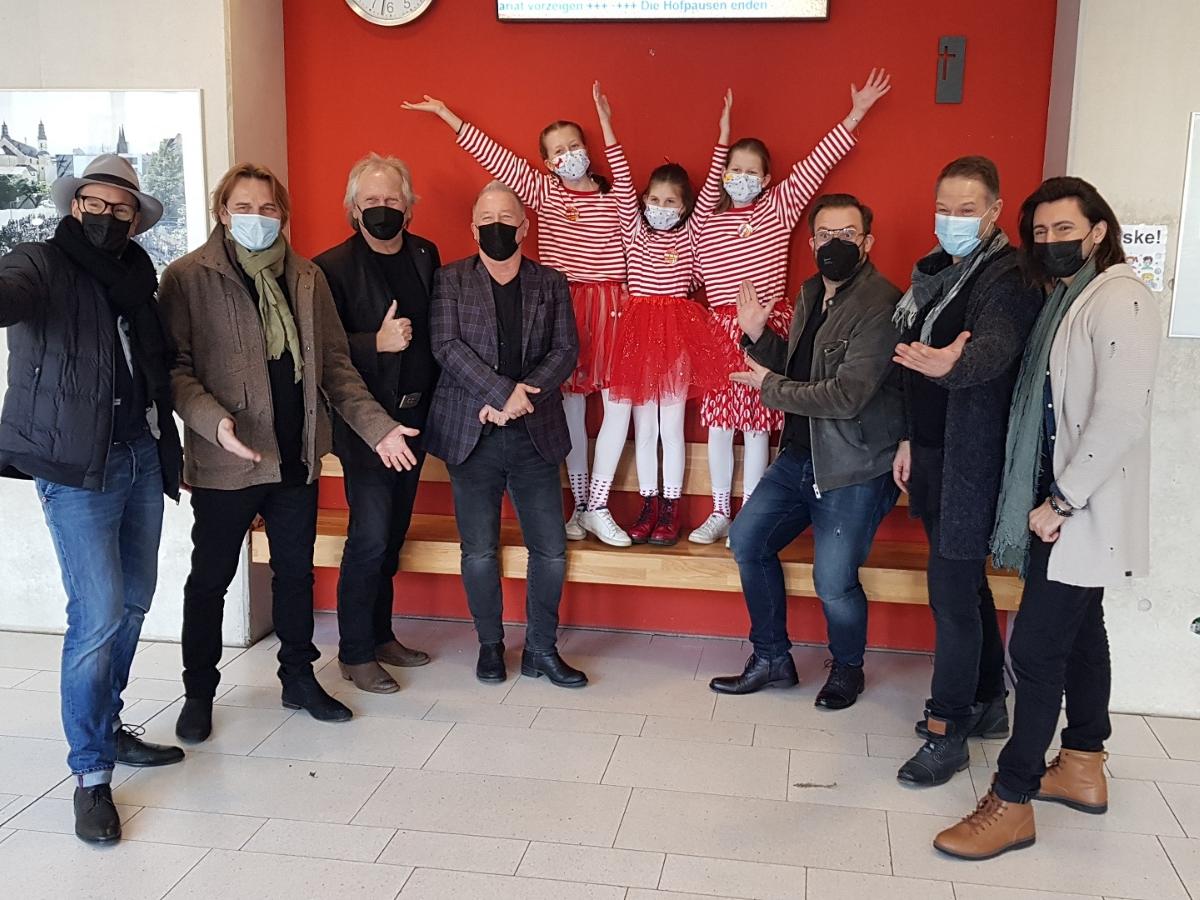 Ursulinenschüler*innen verzaubern die HÖHNER