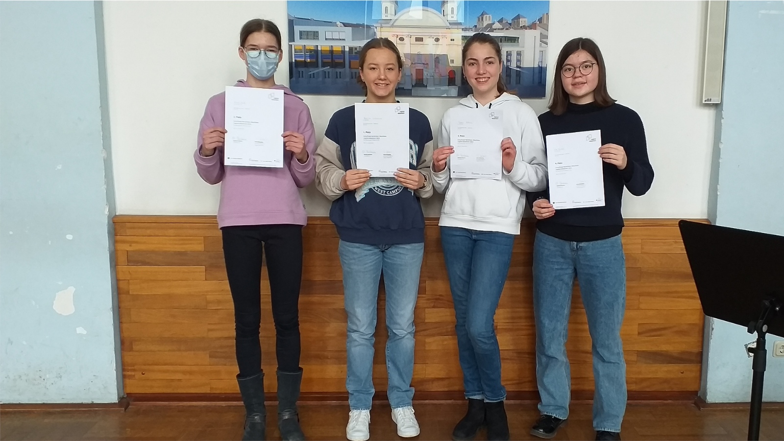 Vivien Junk (Platz 2), Rebecca Lutermann (Platz 1), Tabea Albinus (Platz 3), Lia Bartels (Platz 4) (v.l.n.r.)