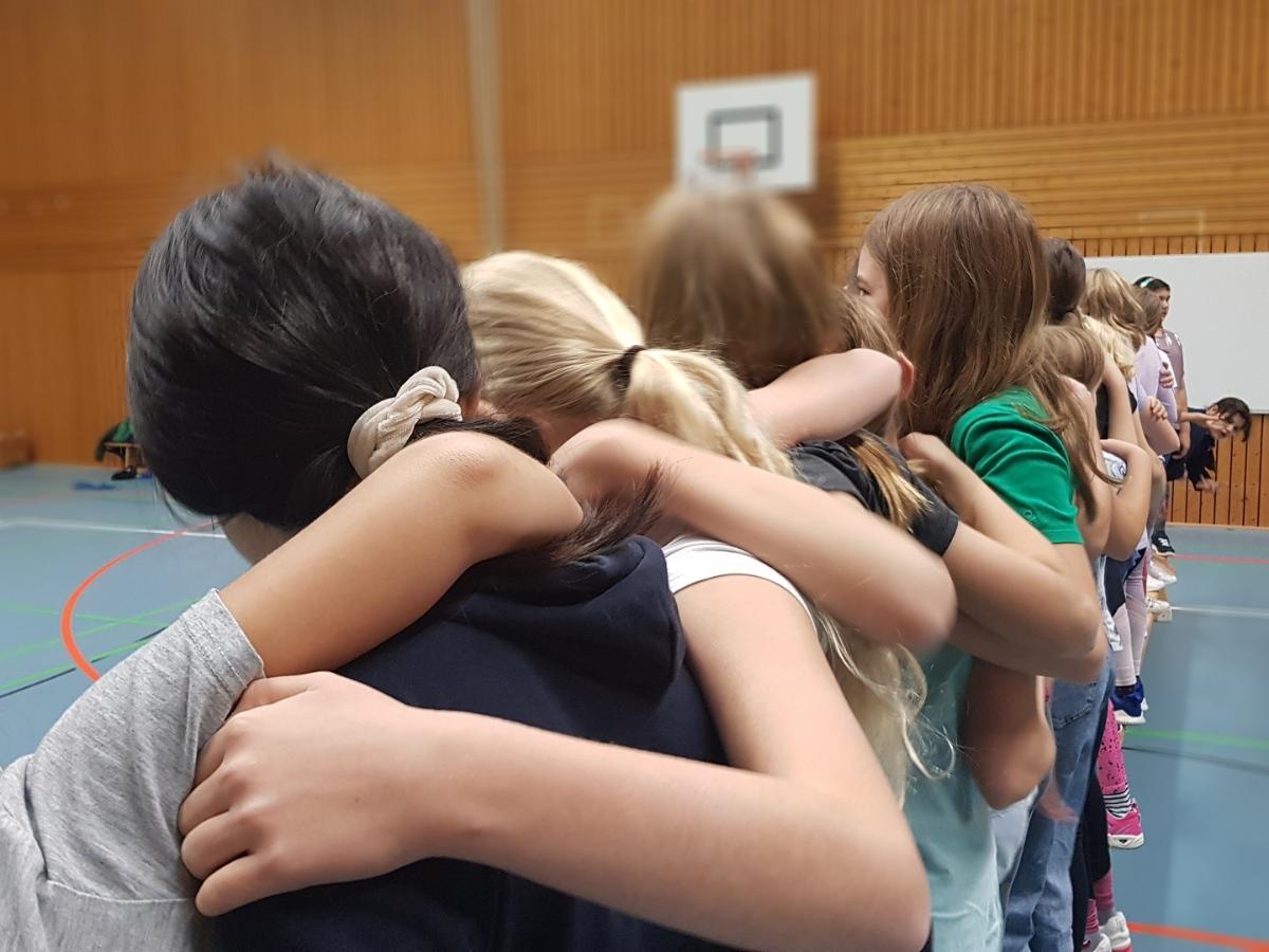 Ein Teambuildingtag zwischen „Spinnennetz“ und „Haifischbecken“
