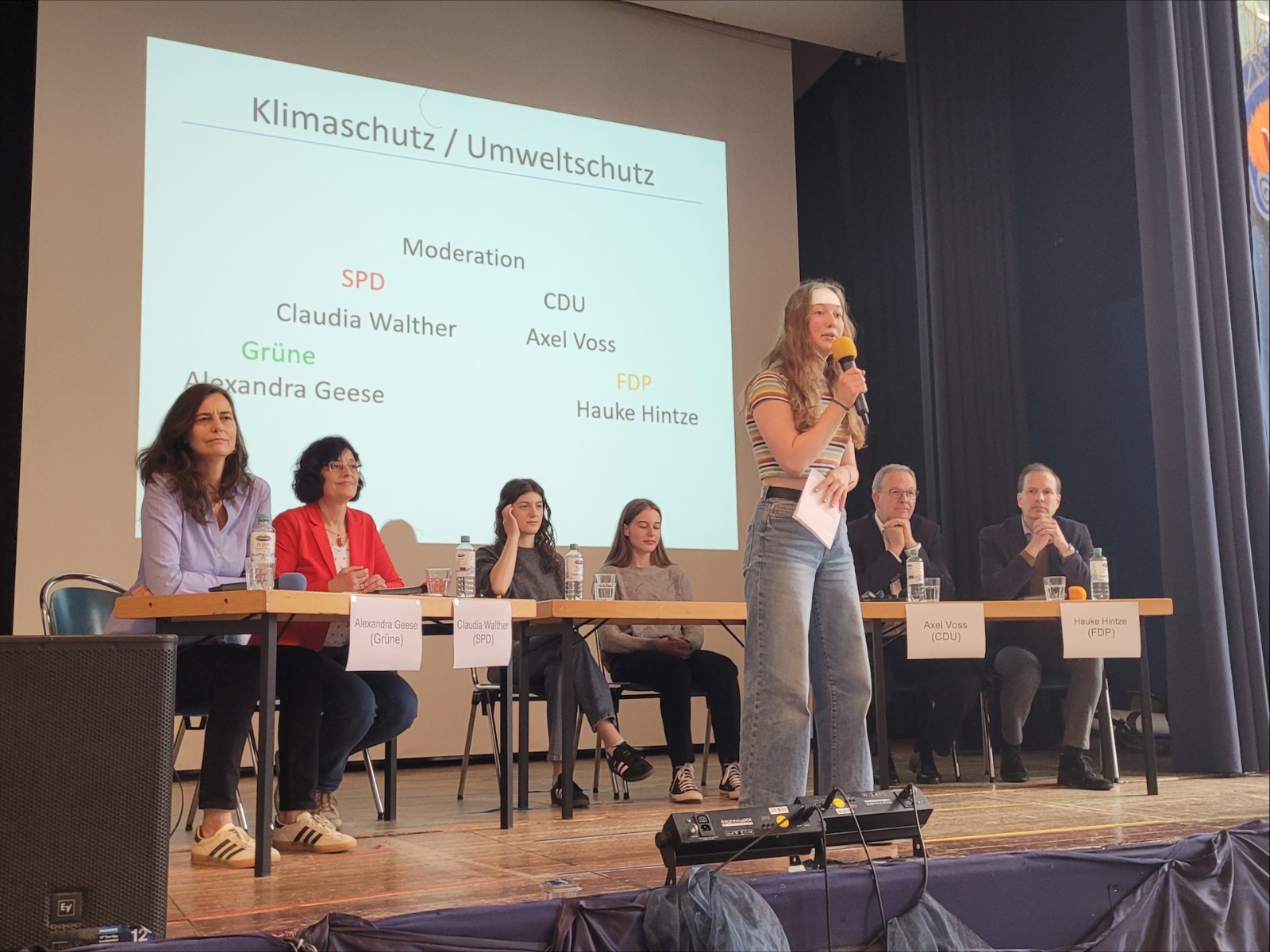 Podiumsdiskussion und Juniorwahlen zu den Europawahlen