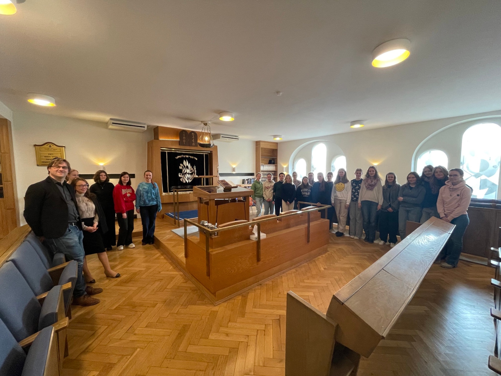 Besuch der Klasse 9d in der Synagoge