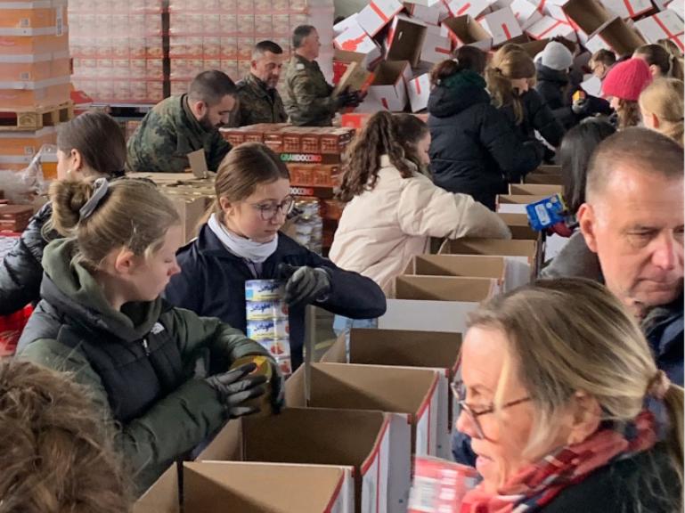 Weihnachtspakete „Die gute Tat“