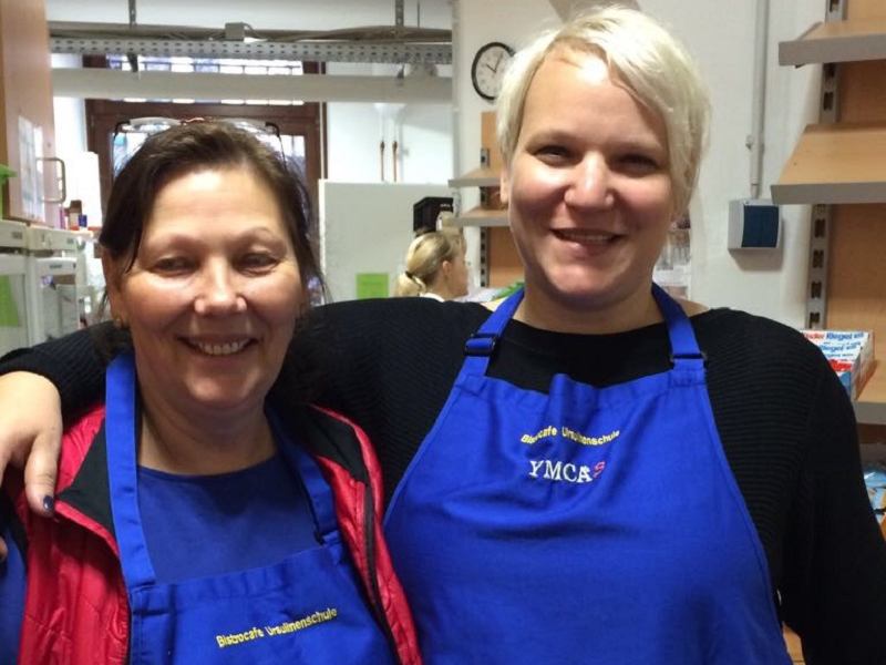 Petra Grohn (links) und die 1. Vorsitzende Sarah Heller