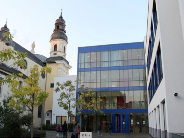 HIER geht es zum Angebot der Ursulinenrealschule